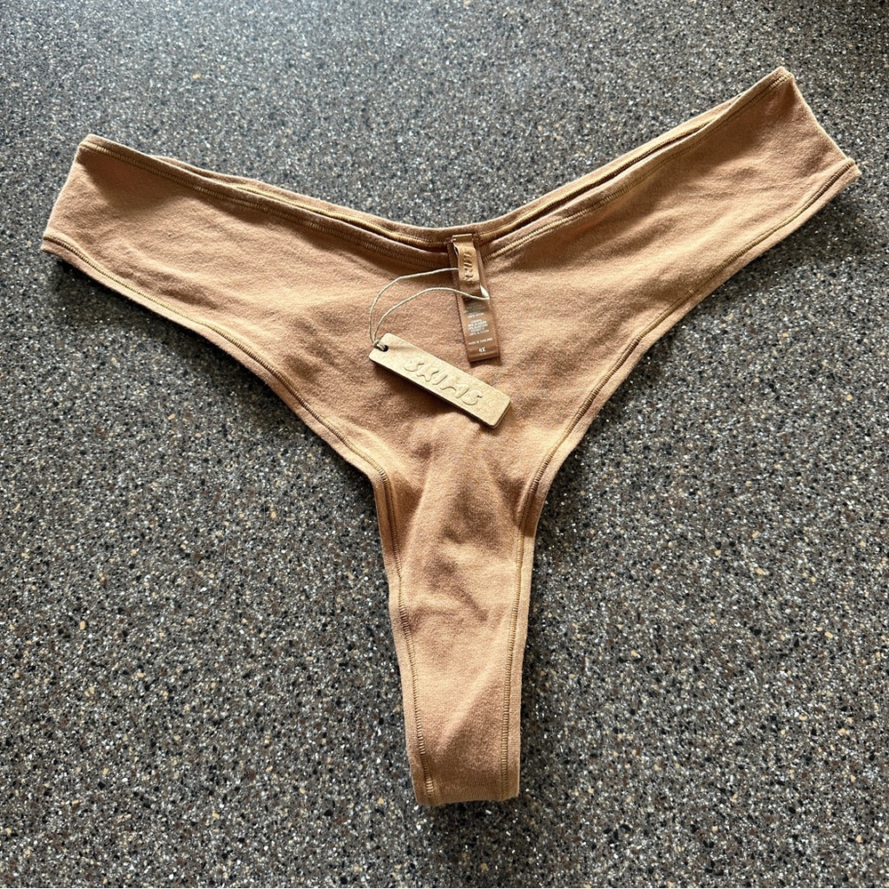 SKIMS 4X NWT Dipped Thong
